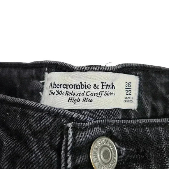 Abercrombie & Fitch Black High Rise The 90s Relaxed Cut Off Short Size 22 - Picture 2 of 4